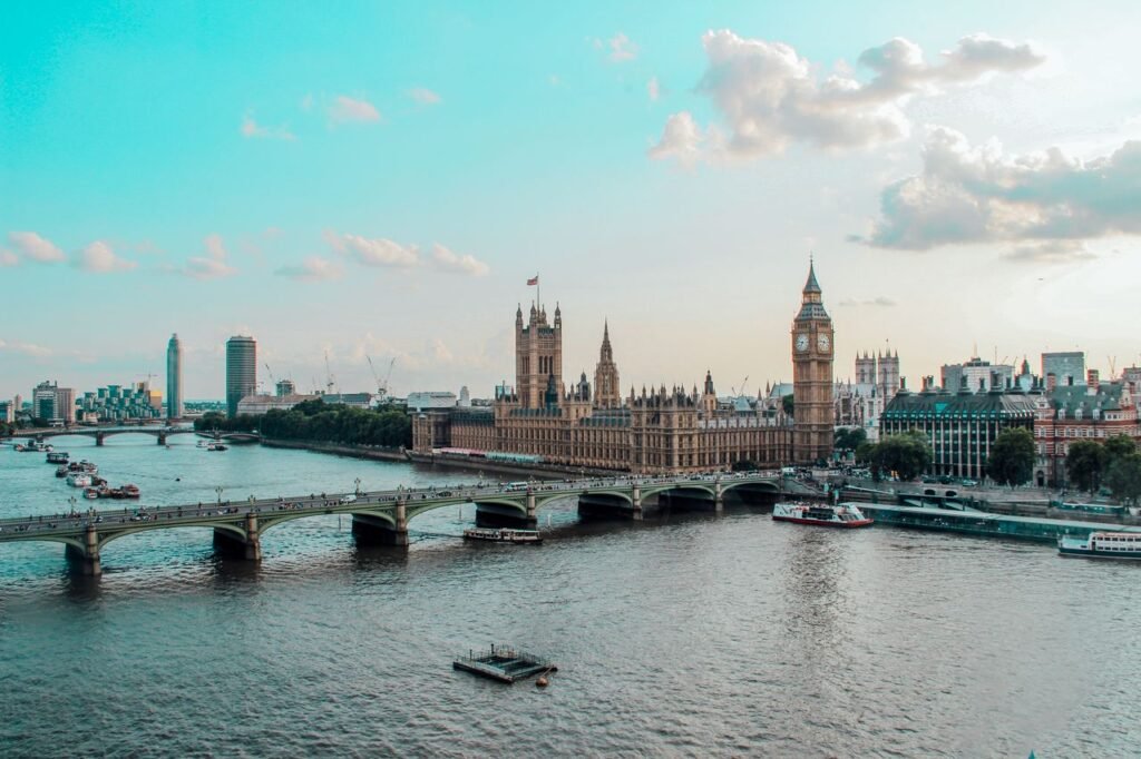 مدينة لندن (London)